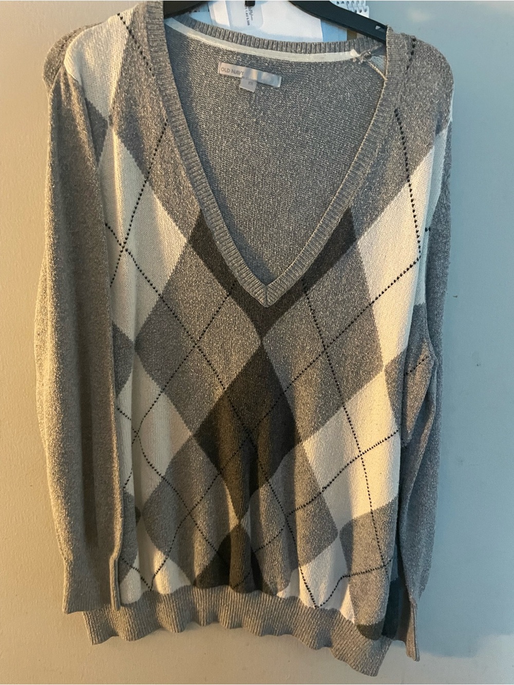 Old Navy Gray & Cream Argyle V-Neck Sweater